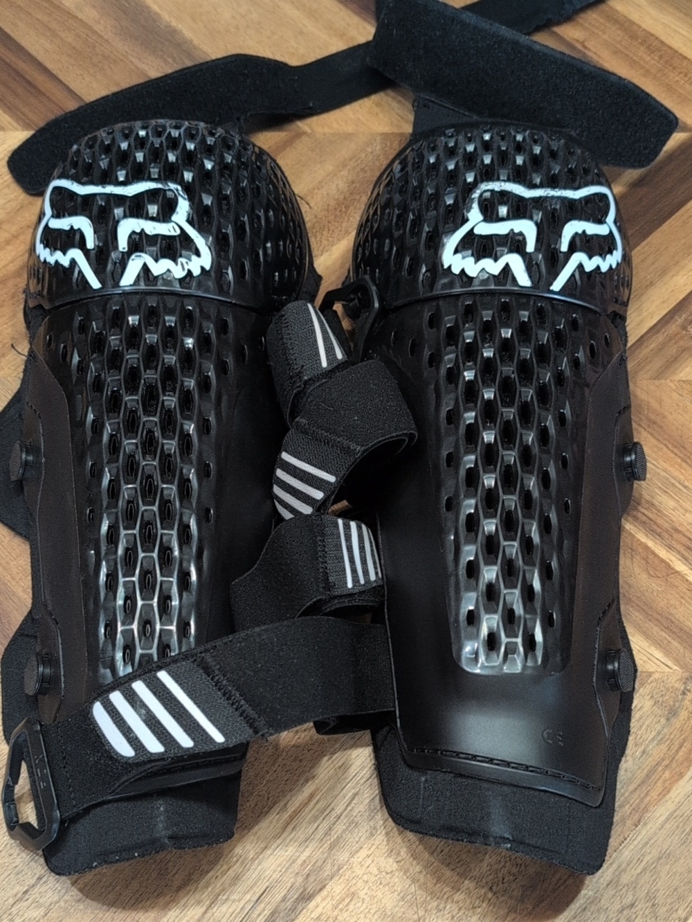 Fox Titan Race Pro Knee Shin Guards